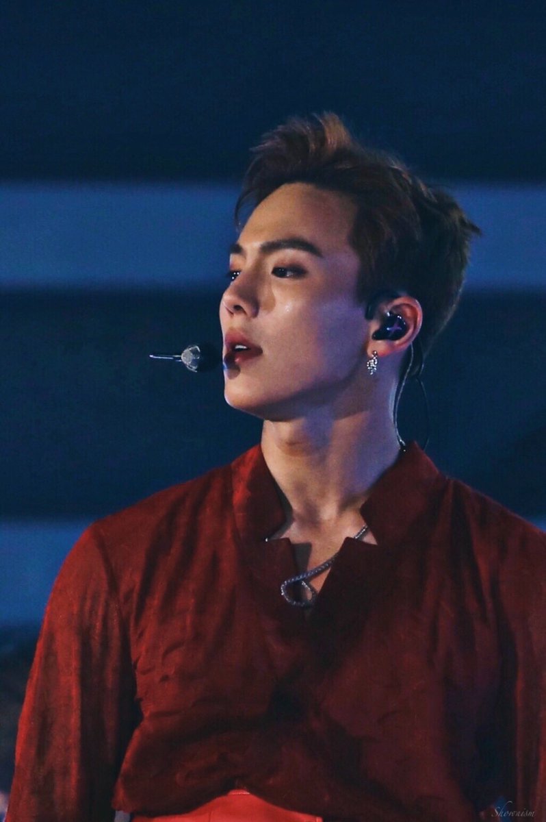 How son hyunwoo looks in real life - a devastating thread