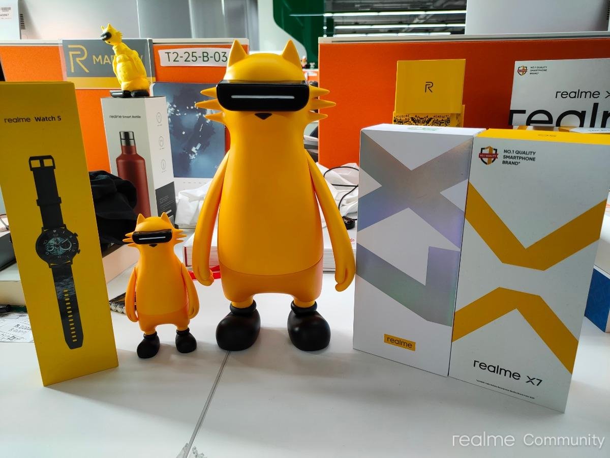 KaroulSahil's tweet photo. Realme X7 pic , Dimensity 800U launched by Mediatek in India but where is Realme X7pro , is it not coming to India 💔? @realmemobiles @realmecareIN @MadhavSheth1 @FrancisRealme https://t.co/XZeGITLn5n