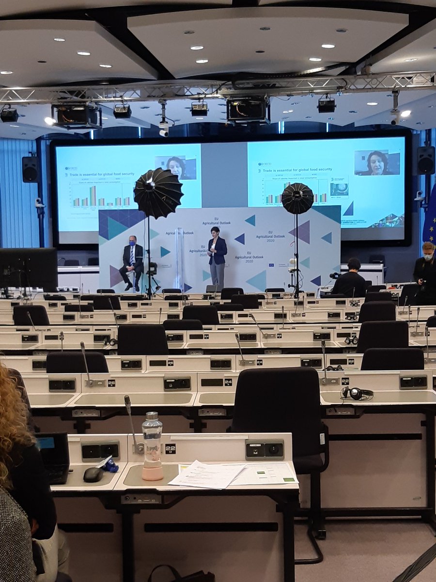 andreacapkovic's tweet photo. Day 2 of #AgriOutlook conference has started! https://t.co/F1OZO6LM9A