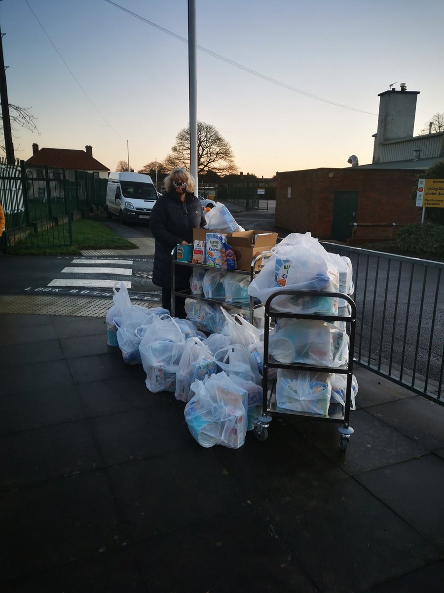 LaceyFieldY1's tweet photo. FREE... Magic Breakfast Packs available at Laceyfield main gates. @LaceyFieldLouth #spreadalittlekindness https://t.co/vJmpggNoL1