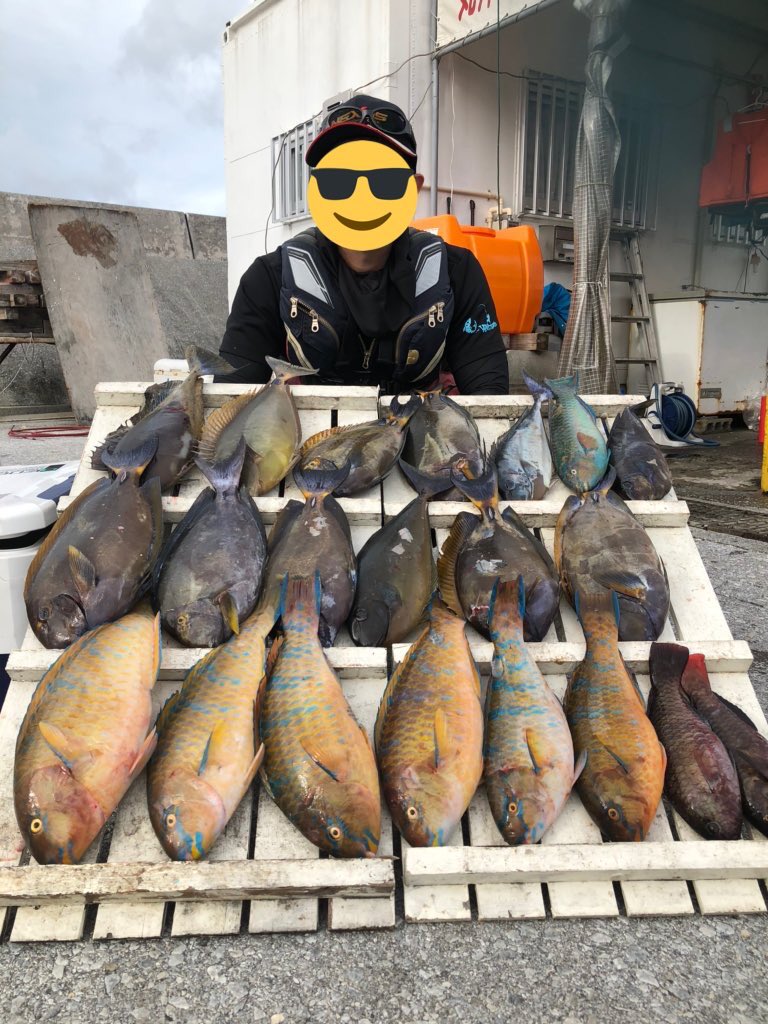 沖縄フカセ釣り学校 ハリス3号で挑んでましたが あまりにも切られるため5号まであげました 石垣島一文字いけば連発すると思いますよ