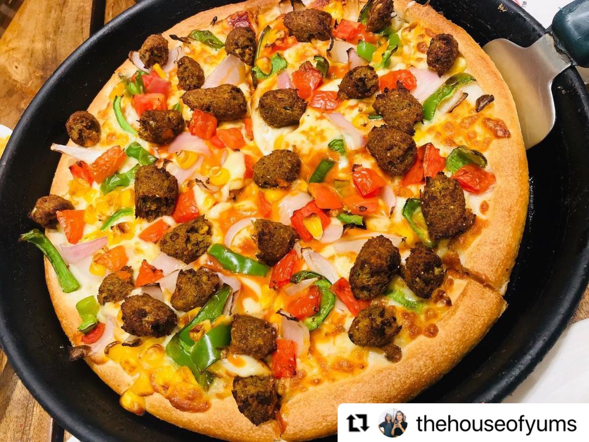 PizzaHutIN's tweet photo. Alexa play, "Main tera, main tera, main tera, main teraaa, main teraaa, main teraaa!" ๐ถ #VegKebabSurprise
.
#UltimatePanSatisfaction #UltimateSatisfaction #HutLovers #DesiLovers #DesiPizza #AllNewPanPizza #Favourites #Family #ThursdayTreats https://t.co/2W51V2DCDU