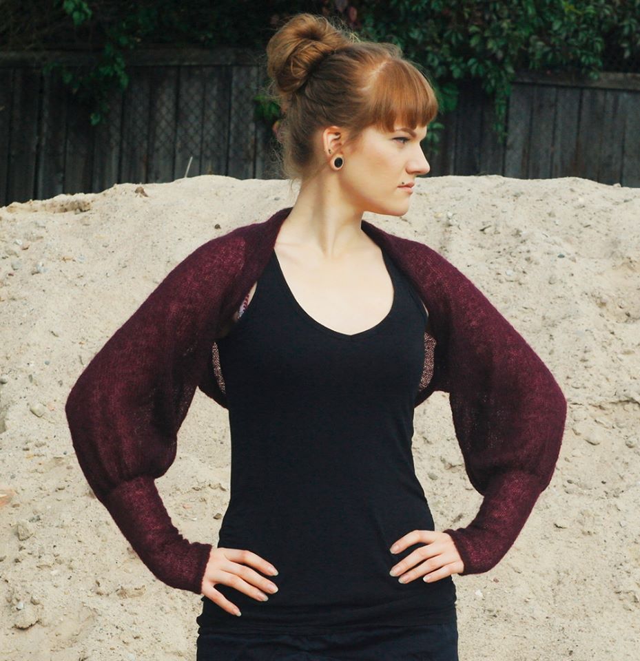 SuperSoftKnits's tweet photo. #PuffSleeve #bolero #wedding #sweater #handmade #mohair #shrug #burgundy #maroon #jacket #Victorian #fashion #knit #cardigan
https://t.co/2bCvRTM5D1 @Etsy https://t.co/8TsOTOJzsL