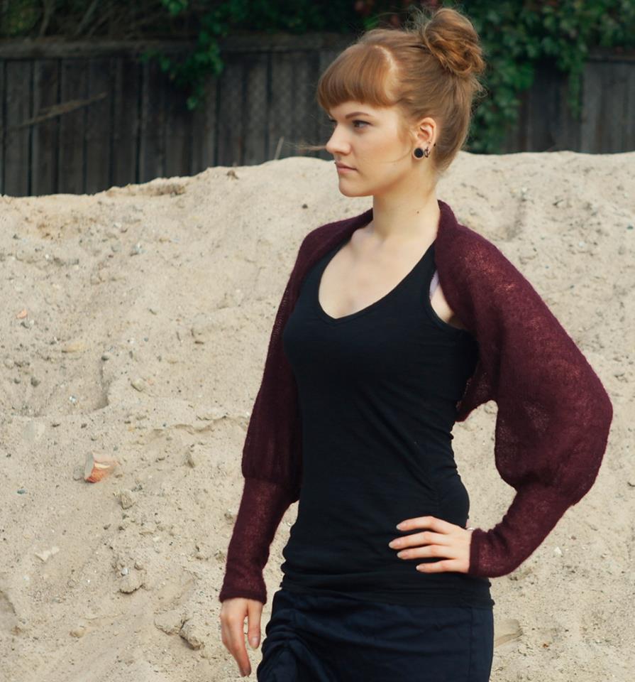 SuperSoftKnits's tweet photo. #PuffSleeve #bolero #wedding #sweater #handmade #mohair #shrug #burgundy #maroon #jacket #Victorian #fashion #knit #cardigan
https://t.co/2bCvRTM5D1 @Etsy https://t.co/8TsOTOJzsL