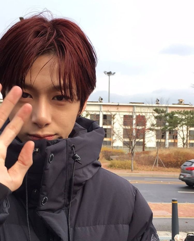 how chae Hyungwon looks in real life - a thread