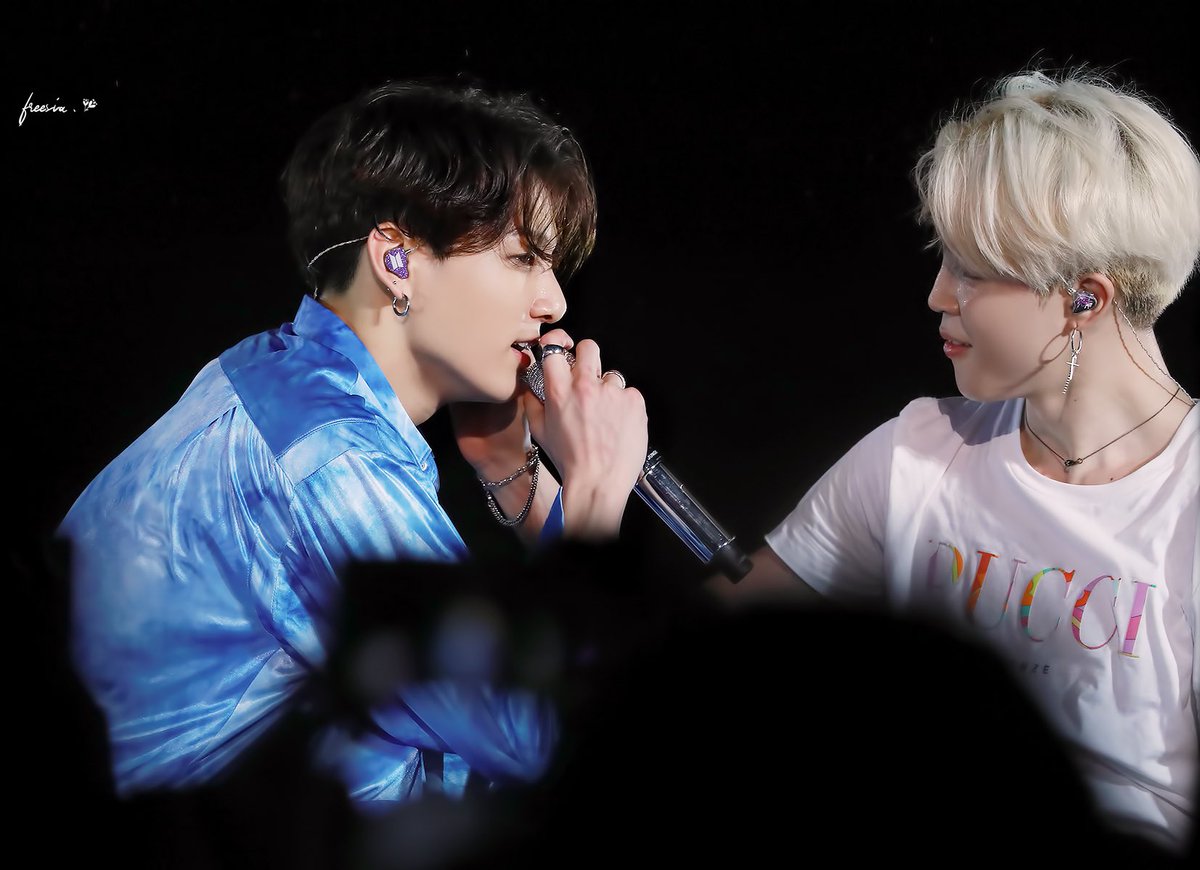 jimin thinking about kissing jungkook