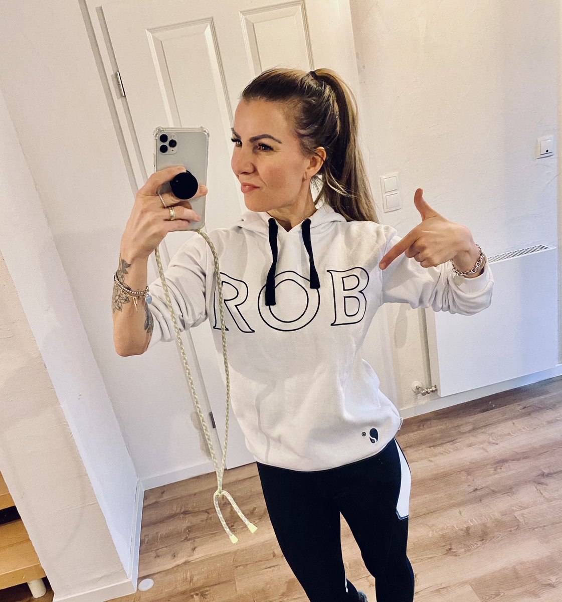 danielaGcom's tweet image. #takemebacktorobinson #missingsun ♥