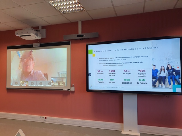 AllianceAlienor's tweet photo. Début de la journée #CIFRE en #SHS proposée par @ucldv pour les #chercheurs SHS de @UnivPoitiers @unilim dans la nouvelle salle #Numérique @ucldv. 
@AssoANRT @SPVR_Poitiers https://t.co/McIVf2iOLL