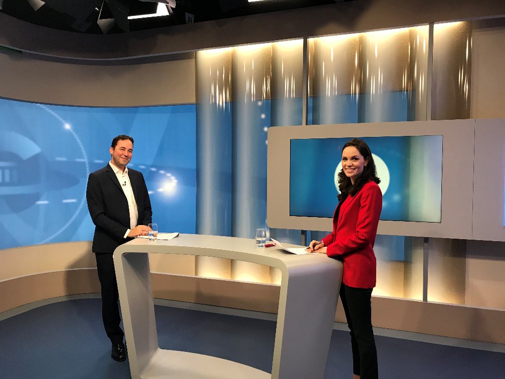 Swiss Re CEO reflects at <a href="/sgfintechfest/">Singapore FinTech Festival</a> on the role of the insurance industry in the #coronavirus pandemic and role how Swiss Re can play a role in helping society get back on its feet in the new year: ow.ly/YgSJ50CNSnc <a href="/CarolinRothTV/">Carolin Roth</a> #BuildingSocietalResilience #COVID19