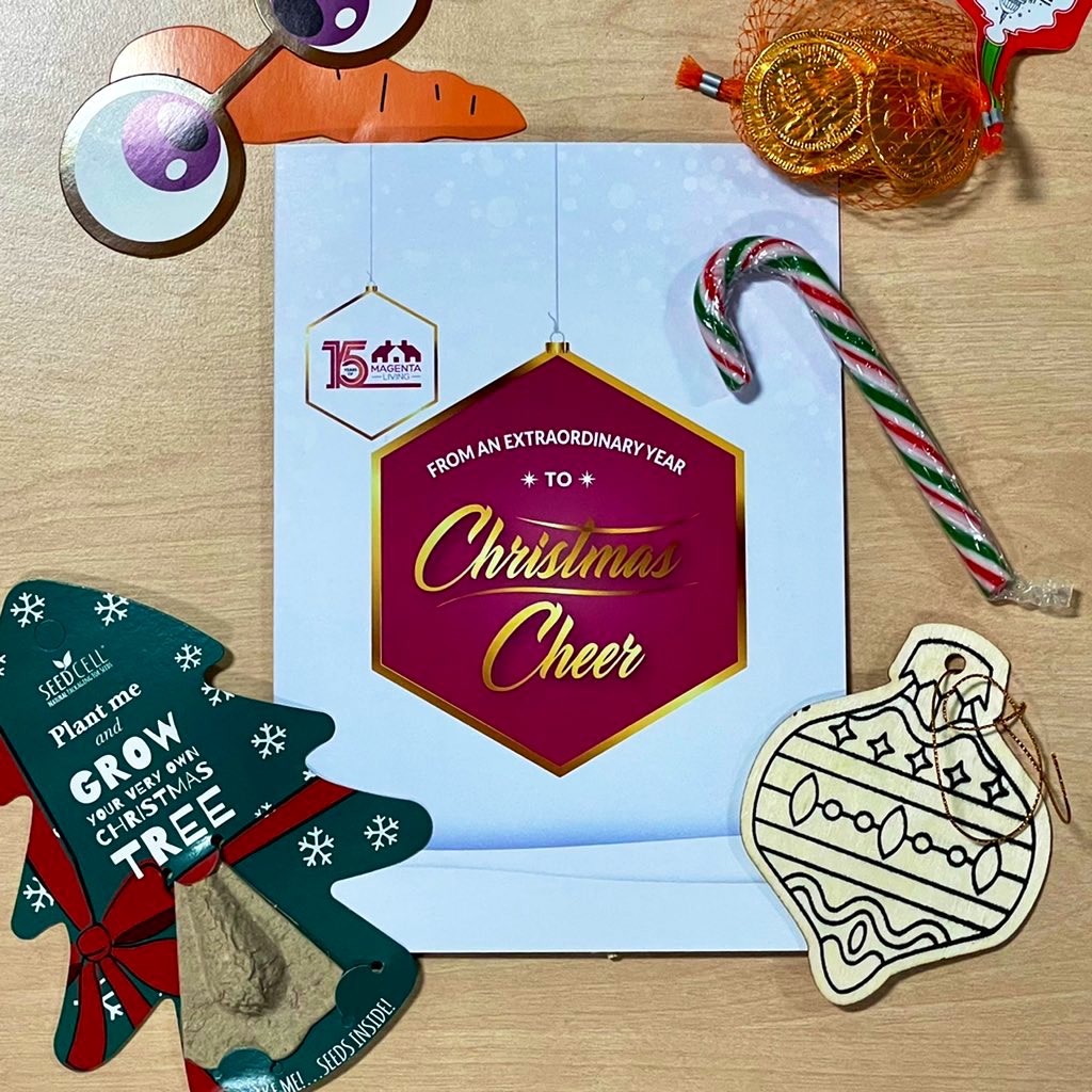 Minion_Mike's tweet image. It’s today! @MagentaLive’s colleague #ChristmasCheer #Live event - Looking forward for us all to get ‘together’ after an extraordinary year! 
🕺🏼🎅🏼🏆
So much hard work behind the scenes, huge thanks to @ConnectInEvents, can’t wait!🍿#VibrantColleagueAwards2010 #15YearsOfML