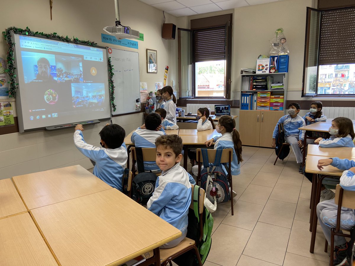 lolalm42's tweet photo. @carmelitestgn #PRIC A tercer de primària participem en un taller virtual. #MIRADESDELMÓN. Juntament amb #OPENARMS https://t.co/KzK0ae1qmW