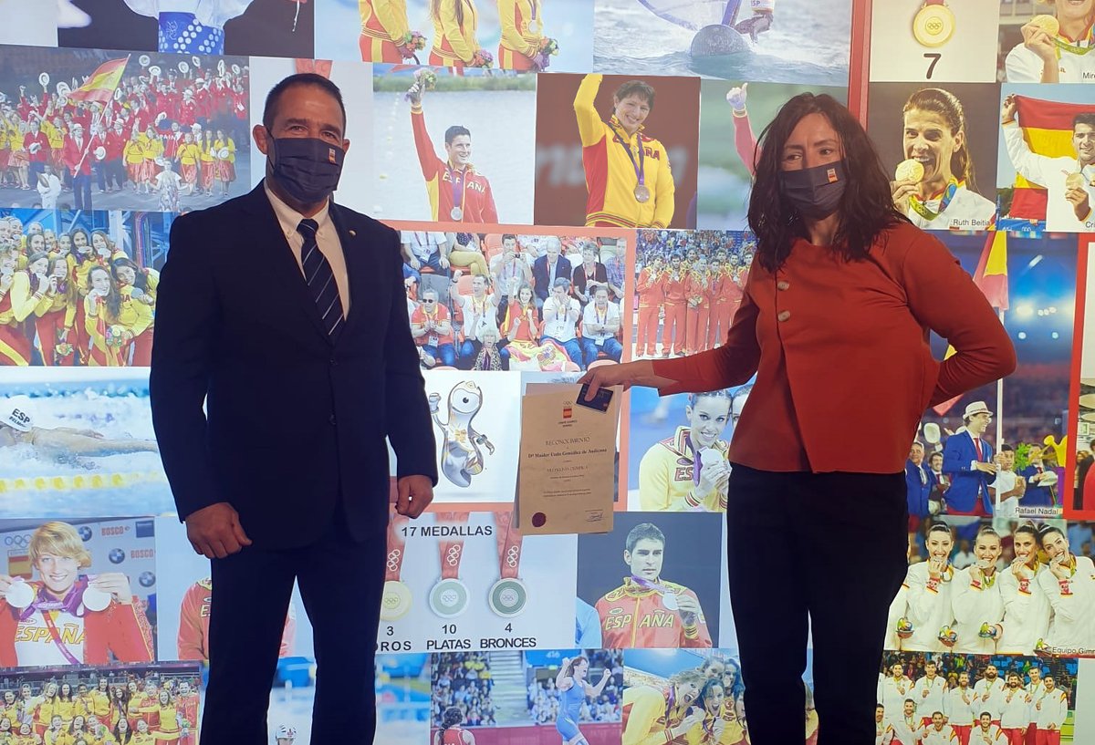 El Auditorio Goyeneche se ha vestido de gala este miércoles 16 de diciembre para acoger la XV Gala anual del Comité Olímpico Español. La institución olímpica ha querido hacerle un homenaje a las medallistas olímpicas que forman parte de la historia de nues felucha.com/el-comite-olim…