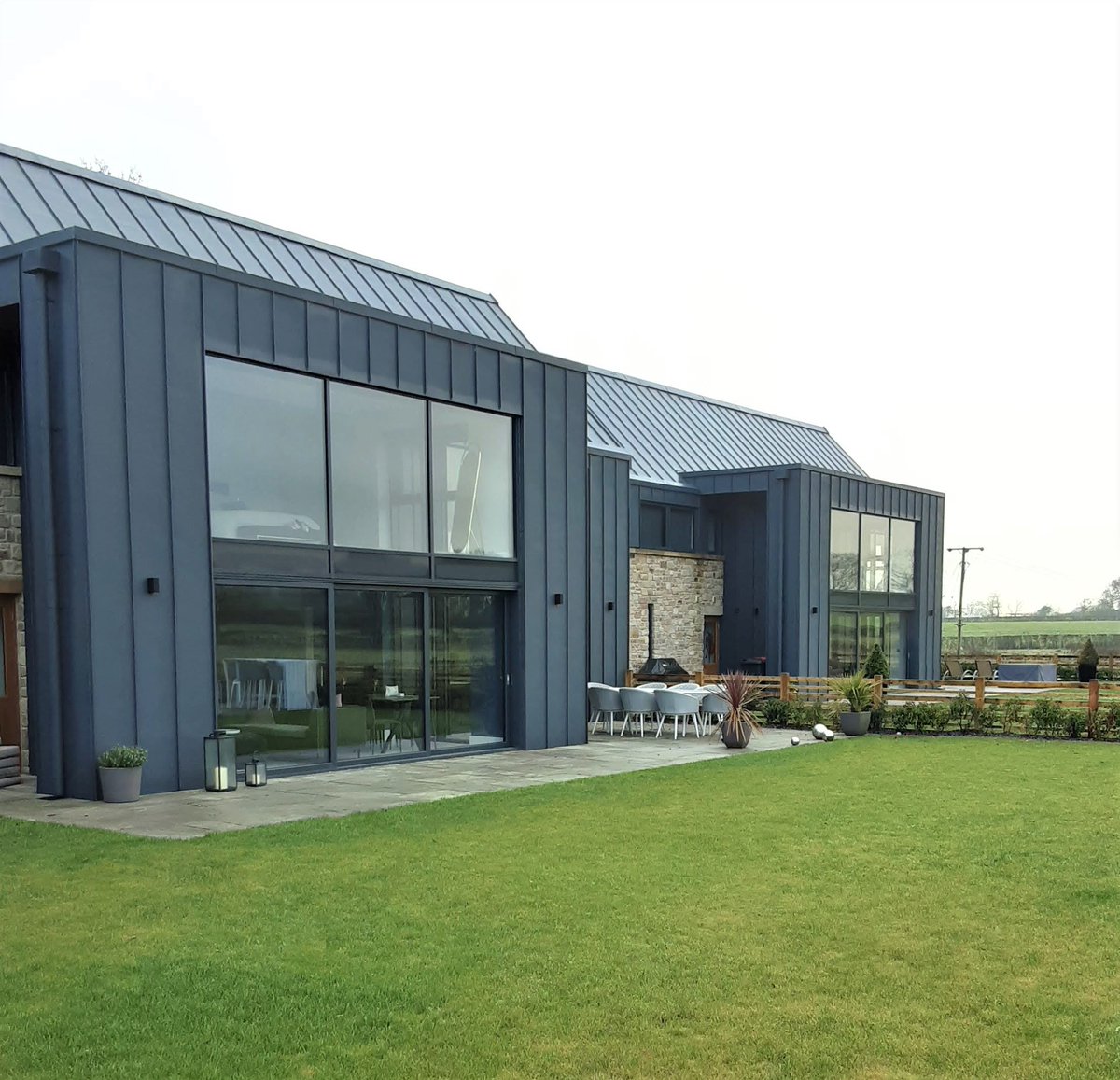 LongworthFacade's tweet image. Two of our completed residential developments in Preston. Here we have been installing Greencoat PLX Mountain Grey standing seam roofing and cladding. Materials supplied by Metal Solutions.

#greencoatplx #longworth #teamlongworth #construction #constructionuk #roofing #cladding