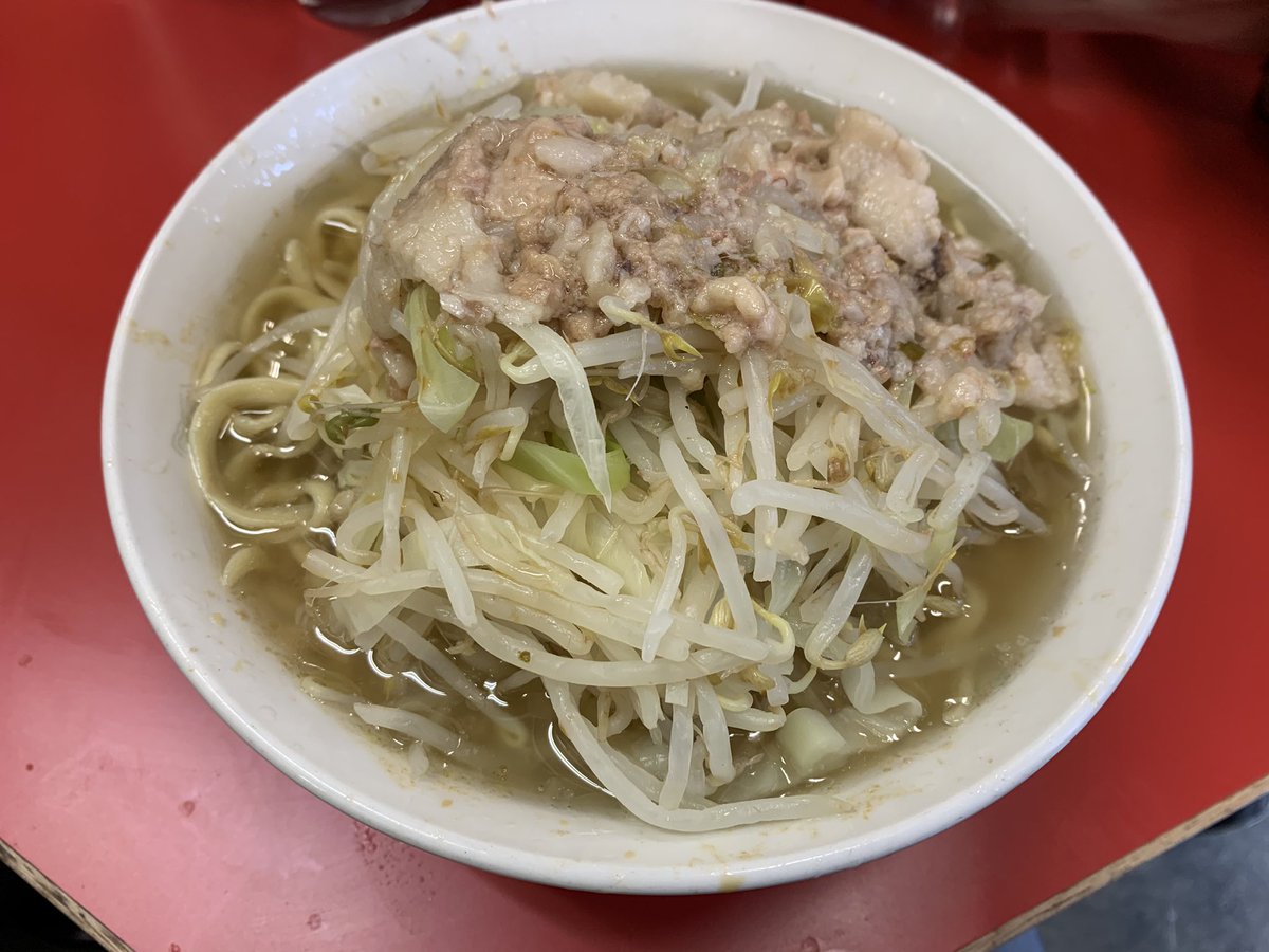 Moogy ラーメン二郎 三田本店 小ラーメン 麺少なめ アブラカラメ 液体油多めのオイリー二郎 でした めっちゃ美味いです オイリー二郎を食べた後には何故だか炭酸飲料がよく合うのです