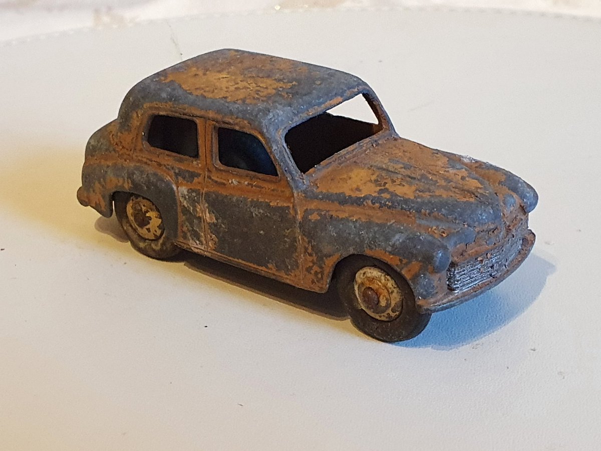 WeLoveDiecast's tweet photo. Here's our #BashedUpThursday entry by Dinky Meccano Diecast Toys Hillman Minx No 154 #WeLoveDiecast #Dinky #DinkyToys #DinkyMeccano #HillmanMinx #Hillman #Minx #VintageToy #VintageToyCar #Rust https://t.co/rFVCmubUjZ