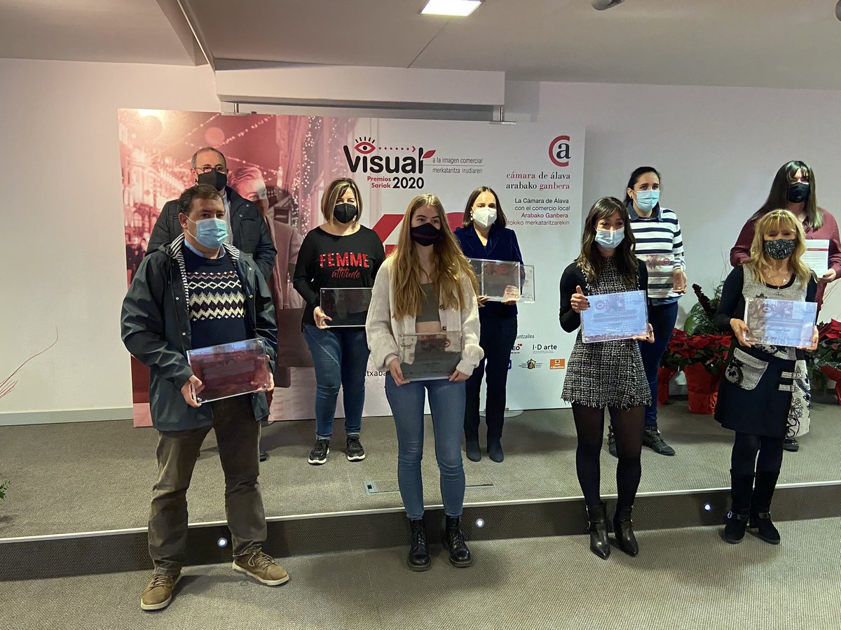 camaradealava's tweet photo. ¡Gracias a todos los comercios por hacer posible esta 40ª edición de los Premios Visual Sariak! 👏🏼👏🏼
#PremiosVisual2020 #VitoriaGasteiz #Álava https://t.co/t0bWPb3q9H