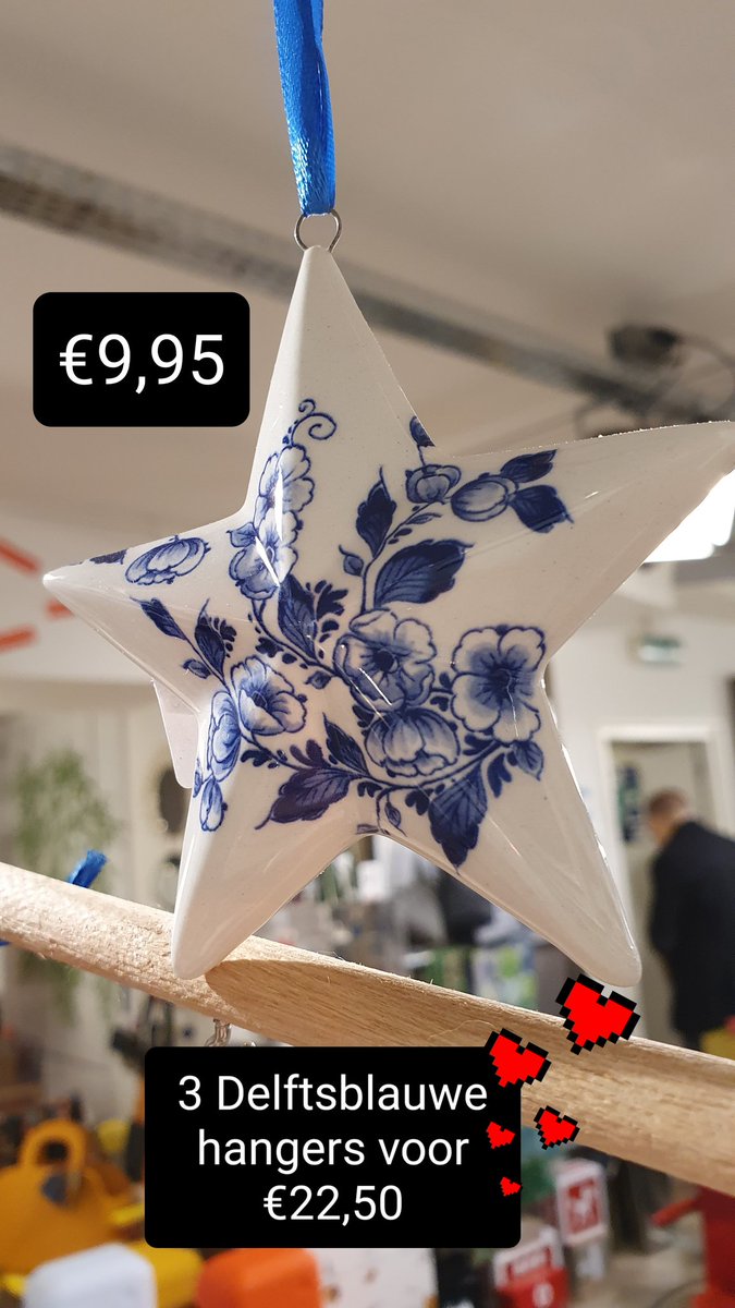 Ericsteenbergen's tweet photo. Delftsblauwe (kerst)hangers! Dat is nog eens decoreren op z'n Hollands!
Nu per 3 voor €22,50 MIX&amp;MATCH

Deze hangers staan niet online, dus laat me gerust weten welke je wilt ontvangen!
Betaling via Tikkie, Leeuwarden en omgeving gratis bezorgd!!
Opsturen mogelijk 🤗 https://t.co/bPgNB4VK3g