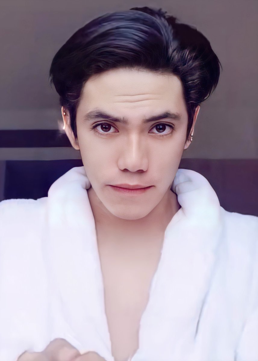 Stell in bathrove (more pics cuz why not?)REQUEST  @SB19Official  @MTV  #FridayLivestream SB19 RTDay #SB19BillboardLFTop1