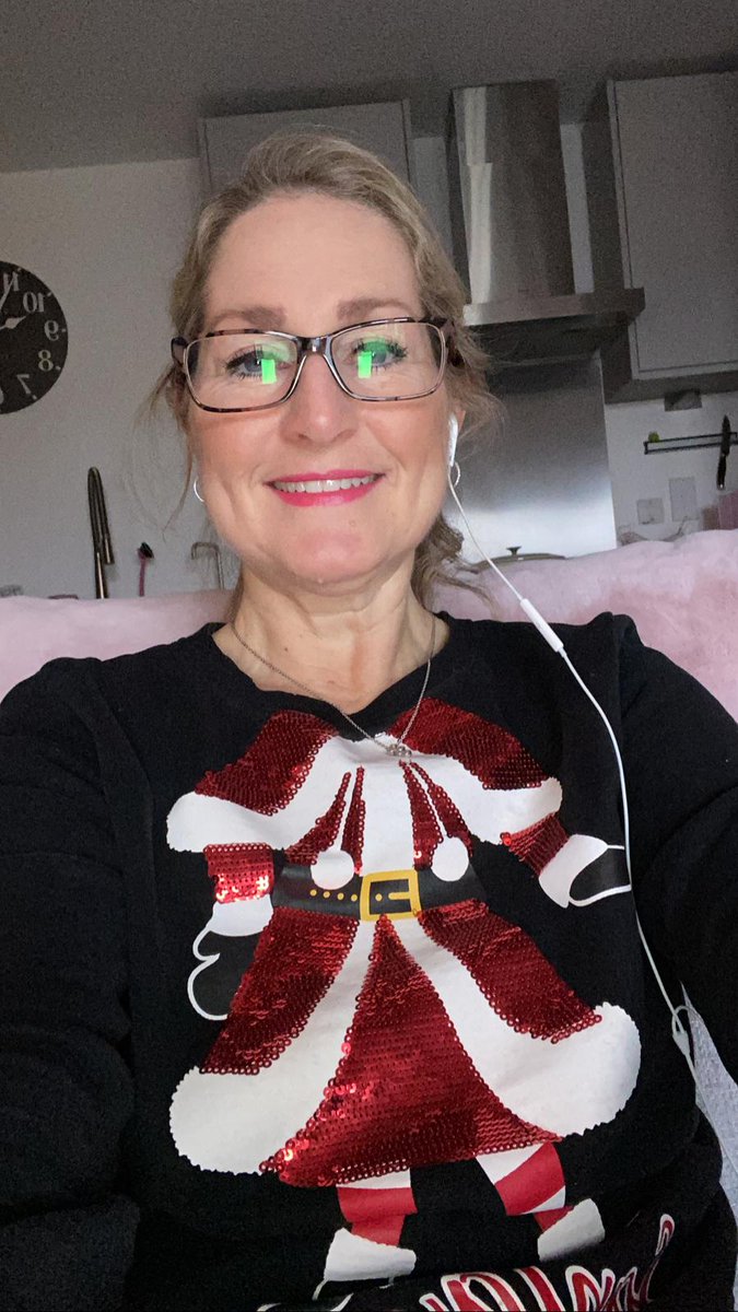 AbsoluteHygiene's tweet image. Happy Xmas from our Sales Team 🎄🤶#christmas #festive