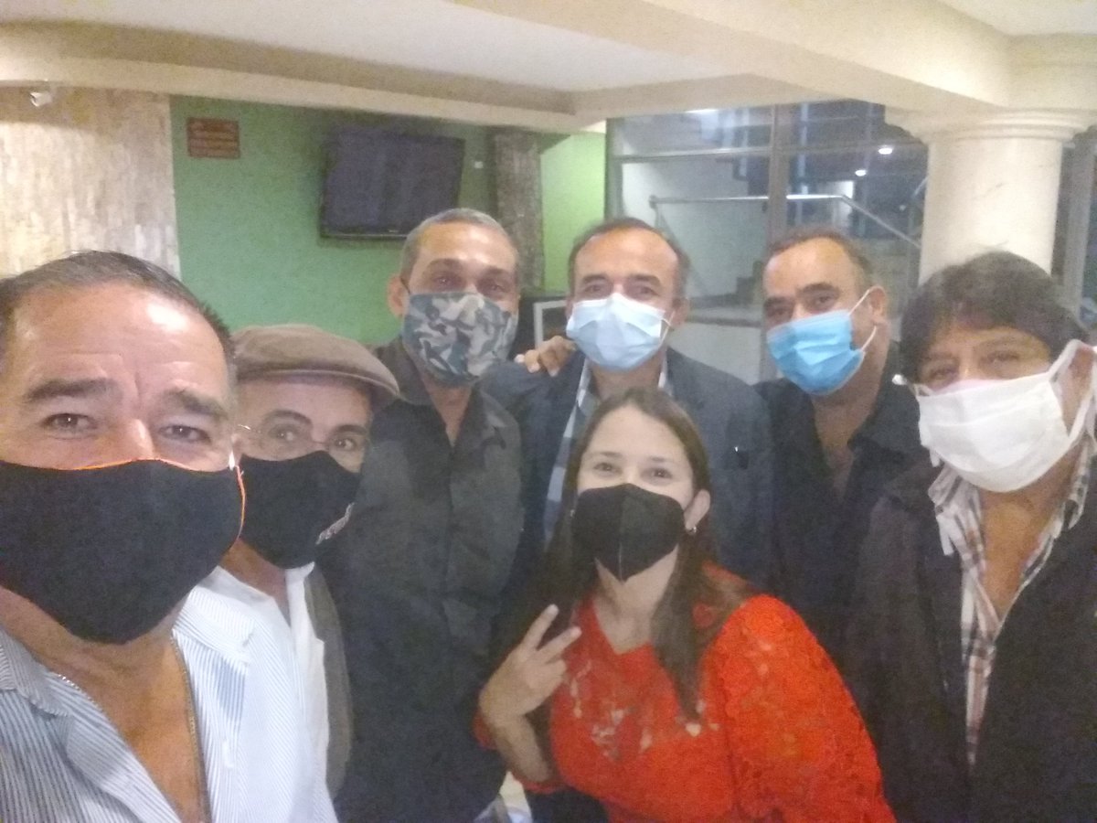 joselider1's tweet photo. Gran equipo político en apoyo a nuestro comandante @FreddyBernal @Carrerosofia1 @alexcarlostovar @guerrerodouglas Alexander Suárez y Diogenez Gamez. @NicolasMaduro @HAbreuMRT @RosalesAleta @JorMujicaMBSPTV @ELOYSULBARAN @NLugo2020 https://t.co/5pmqsHxEdU