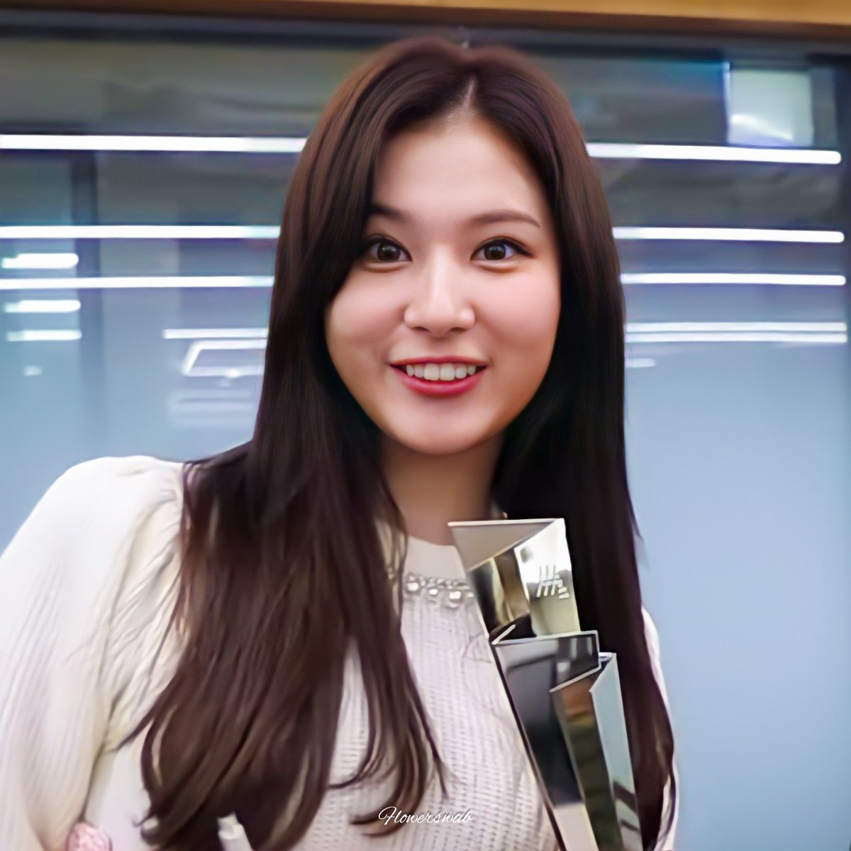 flowerswab's tweet photo. "2020 𝑨𝑨𝑨"

#TWICE #트와이스 #SANA #사나 https://t.co/D9LfesNHjR