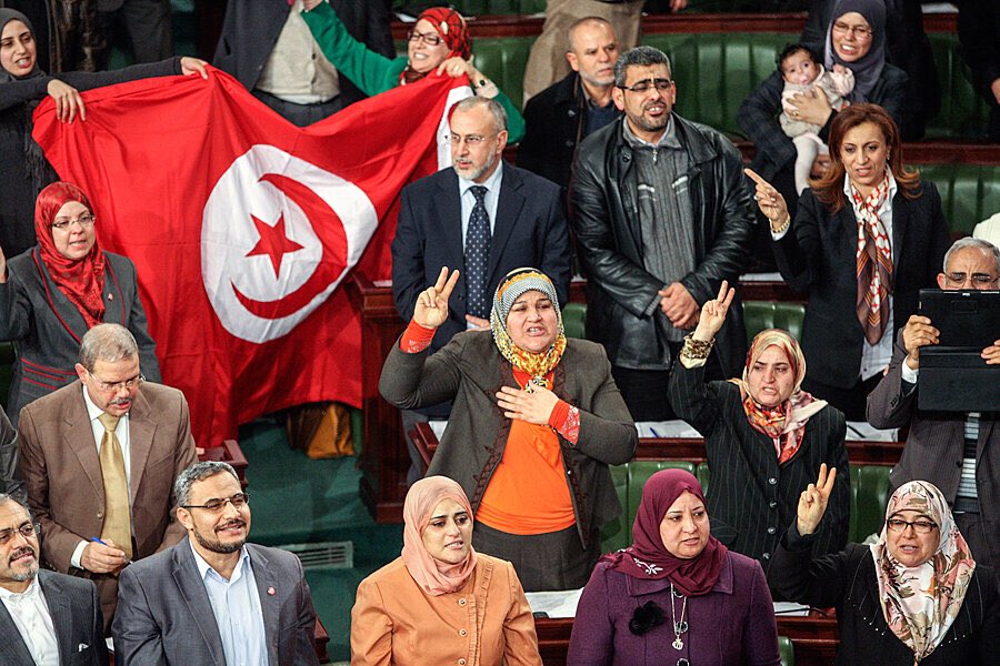 9/ The transition’s dilemma: elections, constitutions, power sharing deals were meant to create new social contracts but years of repression led to polit vacuum. The time necessary for polit transitions contradicted the economic urgencies that triggered the uprisings.