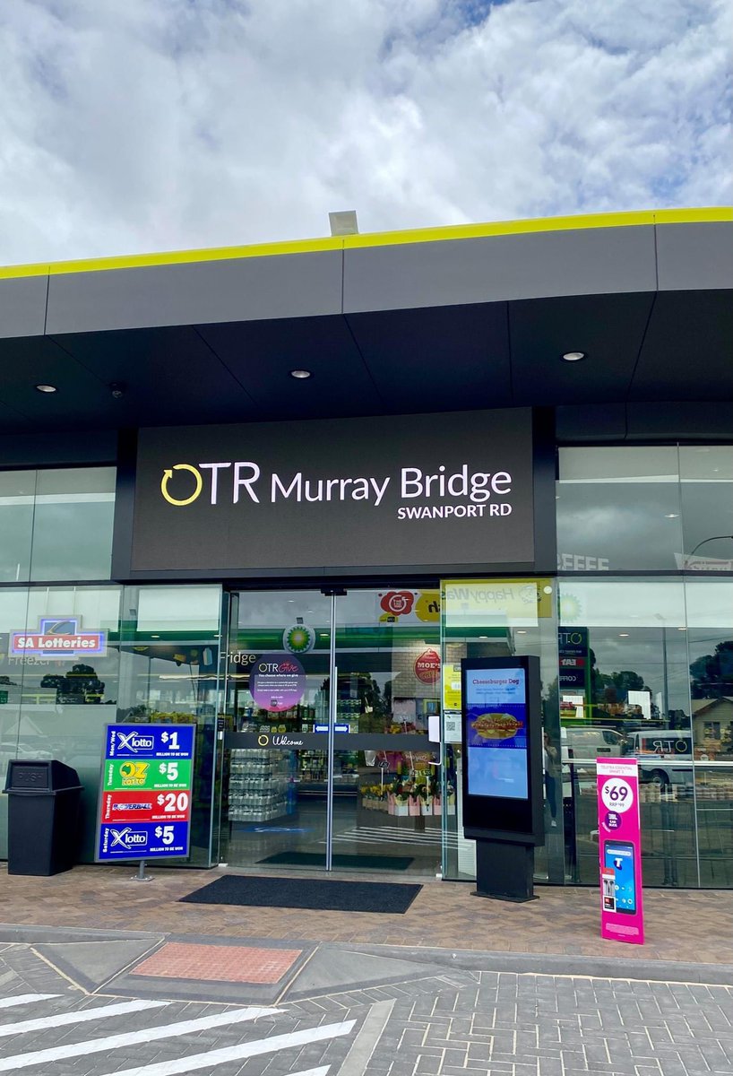 RomaldiPtyLtd's tweet photo. Another successful project handed over today .... OTR Murray Bridge (Swanport Road) ..... great effort by all involved in a short time.
#romaldi #romaldiconstructions #teamromaldi #builder #commercialconstruction #buildersofinsta #buildersofadelaide #otr #otrmurraybridge https://t.co/yOD4ltYKwZ