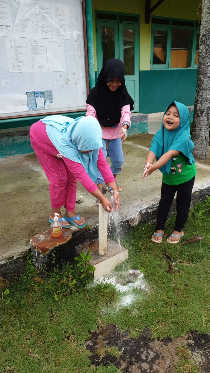 Choirotulilmi's tweet photo. Tetap semangat dalam memberikan edukasi Pentingnya 3M
#diktimengajardarirumah 
#DiktiEdukasiPerubahanPerilaku https://t.co/eeoAJHLNnv