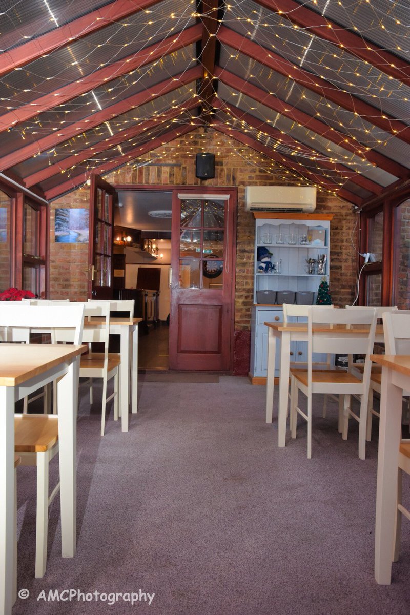 Safe, socially distanced, conservatory eating at <a href="/BrewerJolly/">TheJollyBrewers</a> #SocialDistancing #Covid_19 #restaurant #eatingout #photography