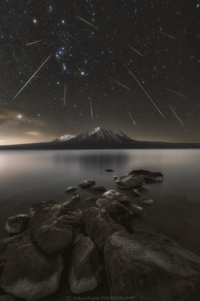 21年12月14日 火 は ふたご座流星群 を撮影しよう カメラ レンズ選びと写真撮影のwebガイド Goopass Magazine