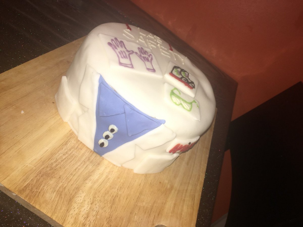 GemmaLace's tweet photo. A few more entries this morning for our #biobakeoff competition! To celebrate your wonderful engagement, I have ordered a few more awesome anatomy themed gifts to add to the prize pot! π @SalfordUniBMS @SocBiomed @BioMedSoc Don't forget, the deadline is the 18th at 4pm! https://t.co/ng8YHqHkM6