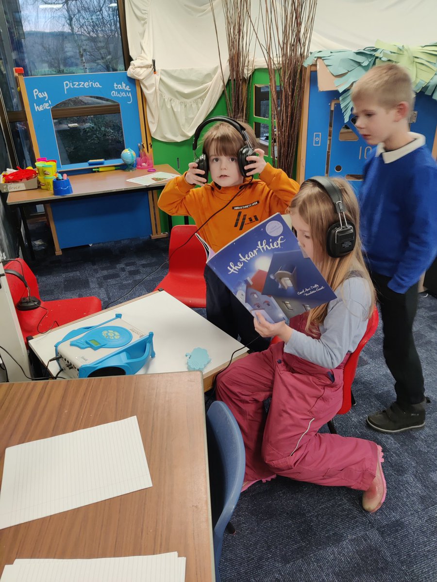 DairsiePS's tweet photo. Christmas themed learning! We are busy using shapes to create solutions to design challenges, designing and creating lego decorations, listening to winter stories and finding number bonds to ten in sensory rice! 
#activestations #STEAM #DYW #DairsieDoes https://t.co/s6NCKNT31G