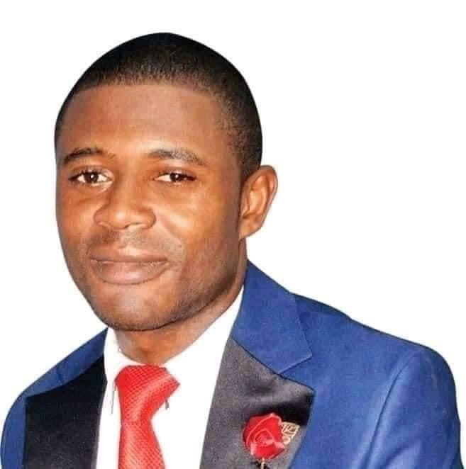 brice_kayo's tweet photo. LE MAIRE #PCRN JOSEPH ESPOIR BIYONG POSE DES VRAIS PROBLÈMES SUR LA TABLE ET IL DOIT ÊTRE #SOUTENU PAR TOUTES LES PERSONNES QUI VEULENT LE #CHANGEMENT DANS NOTRE #PAYS LE #CAMEROUN
TU AS TOUS MON #SOUTIEN JEUNE FRÈRE CAR TU ES #VRAI ET LE PAYS A BESOIN D’HOMMES TEL QUE TOI https://t.co/wZ6HnkAGpH