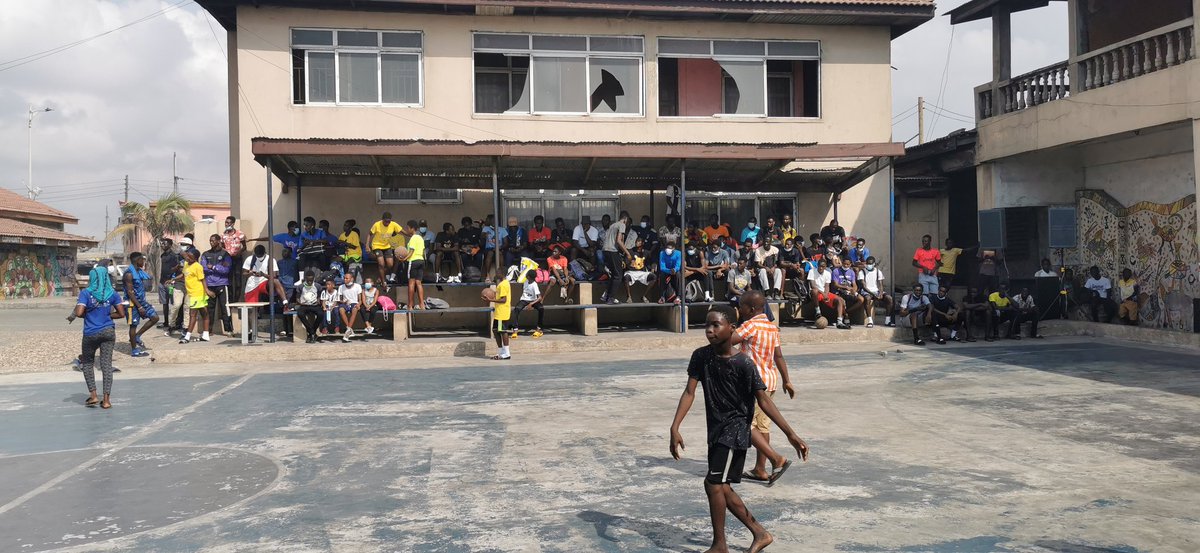 fixondennis's tweet photo. Show is about starting..
Atmosphere is pumped..
Cc
@_free99 @dav_laryea @DanielLaryea3
#inspirationweekend #FIRE https://t.co/0DL0g4MWEC