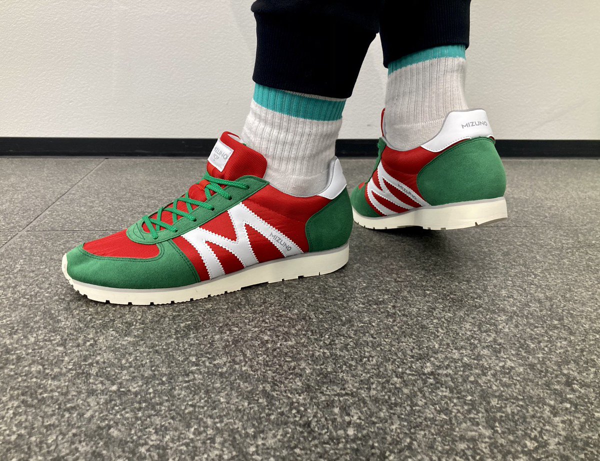 【 NEW ARRIVAL 📢 】

▪️MR-1 SP 👟
▪️サイズ展開：23.0〜28.0
▪️Merry Xmas🎄🎅
▪️オンライン&amp;直営店限定 
#MIZUNO
#スニーカー
#Xmas
#本気だからMIZUNO