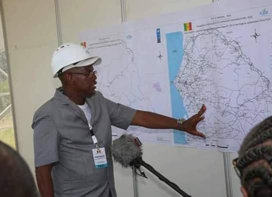 MA1970123's tweet photo. BOULA KEEN TAKHA DÉCOURAGÉ EXCELLENCE: WEDDI NACK GUISS BOKOUTHI ,  ( PUDC ) BI DIOTÉNA THI MONDE RURAL BI YEUP WAYÉ NACK DANOU DADIOUL SOUF; MOY LIMAY FARAL DI WAKH PRÉSIDENT MACKY SALL MOY NDJITOUM REUW BI GUEUNE THI SÉNÉFAL DEPUIS 60ans. #MackySall #ElHadjiKASSÉ #Kébétou #RTT. https://t.co/NsmJ4CJMii
