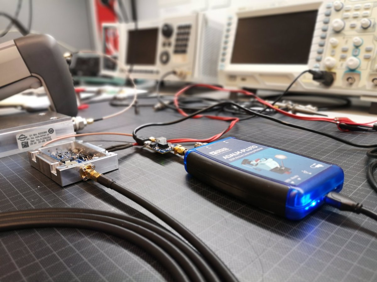 df6dbf's tweet photo. The #SGLab PA from Bulgaria for #QO100 📡🛰️ arrived yesterday! 😃 First Test at the Workbench. Got solid 15W into my #IceConeFeed Helix Antenna with #plutosdr and #cn0417 Preamp. #progress #hamradio #amateurradio #amateurfunk #amsat #satellite #happysatellitehunting #nerdythings https://t.co/HIcj27erAN