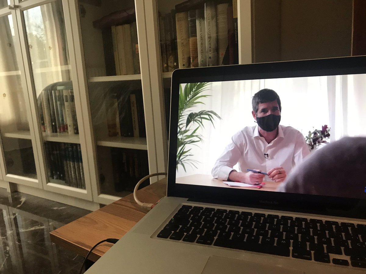 sonvalero's tweet image. Aprendiendo de los valores que funcionan en otros sectores hermanos para avanzar... #inmoscopia2020 #dontworrybeapi #apitv  
Disfrutando de este eventazo online... @apicatalunya 
Al final, todo es humanizar y emocionar ☺️ #MuyFan del rollo de @Quetakeli 
Genial @javiervelilla