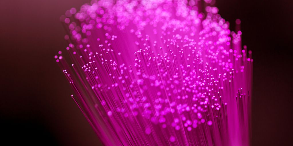 TPress_CZ's tweet photo. @TMobile_CZE a @CETINCZ vybudují společně nejmodernější infrastrukturu pro rychlý optický internet pro stovky tisíc domácností. Optická síť FTTH s GPON technologií zajistí pokrytí nad rámec již probíhající rozsáhlé individuální výstavby obou firem. https://t.co/vRC5ZUDjXX