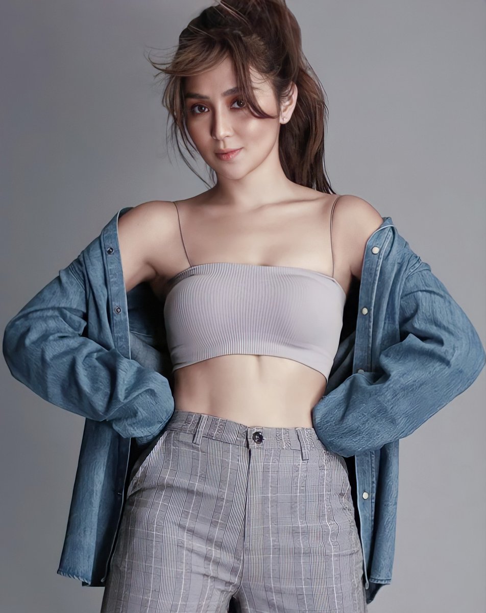 Kathryn bernardo perfect body. 