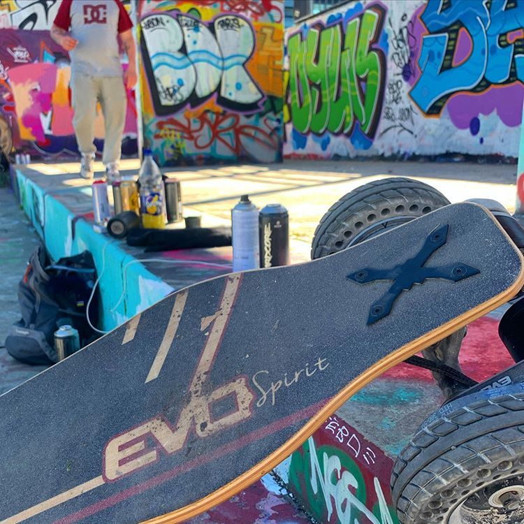 EvoSkate44's tweet photo. ⚡🛹Le Skate électrique convertible Switcher HP équipé de ses roues tout terrain 🤙
➡️https://t.co/iZCOgKnLPx
#evospirit #switcherhp #emobility #electriclongboard #electricskateboard  #skateelectrique #esk8 #eskateboard  #longboard #longboarding #emtb #esk8squad #electricsk8 https://t.co/hMIzBwqh4Y