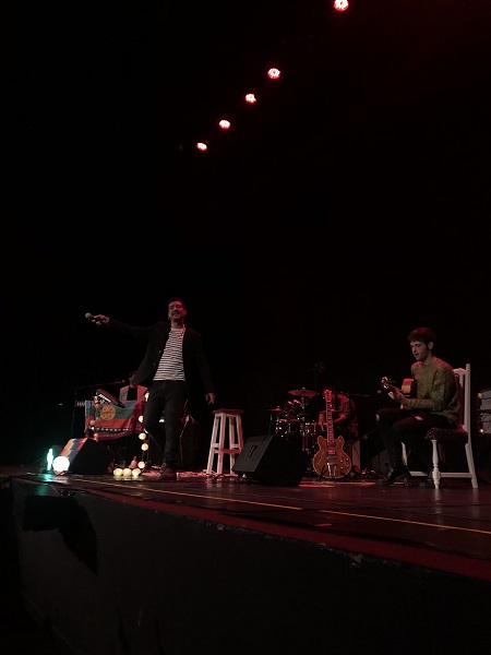 musiqueandocom's tweet photo. Muerdo nos entrega su corazón lleno de música y poesía en el teatro EDP Gran Vía https://t.co/NIaBYkaSmO https://t.co/ST9dZjFHqd