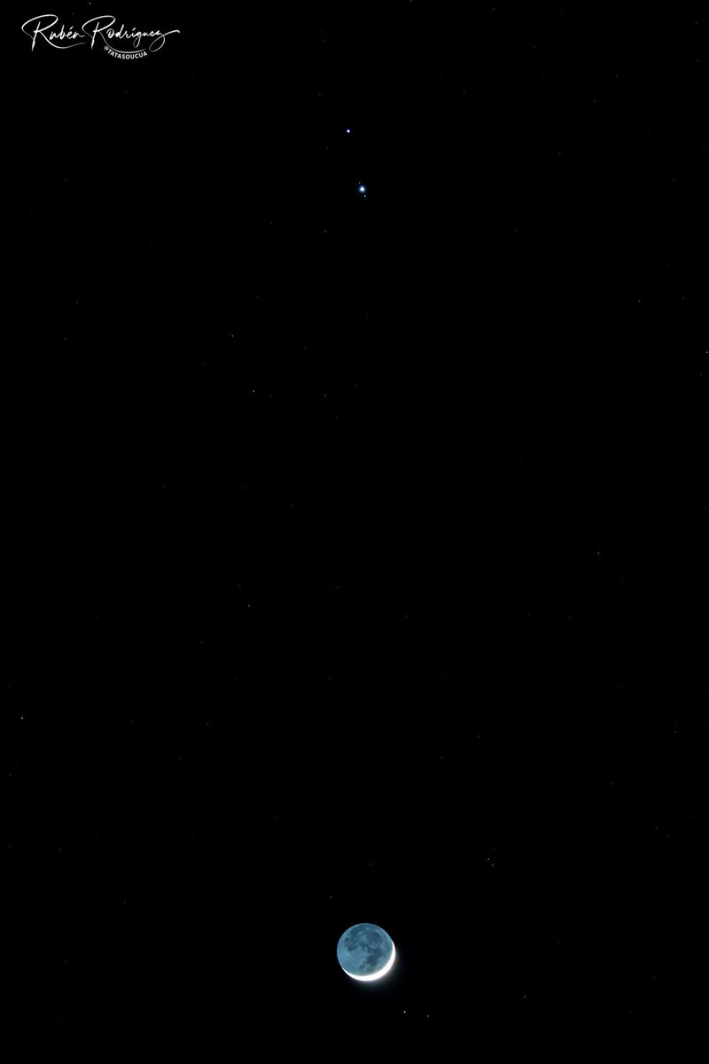 concretera2000's tweet photo. La Luna, Júpiter y Saturno. https://t.co/IvvzvVfd7a