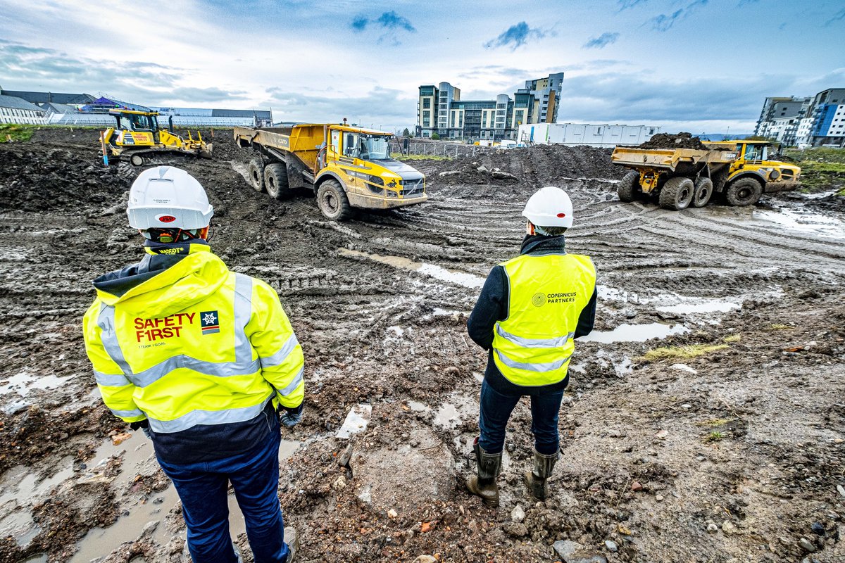 Ground works are underway at #WesternHarbour for the the next phase of the housing plan. This new development site will bring over 500 homes for #Edinburgh Read more here: bit.ly/3r6sbyT #ForthPorts @RettieandCo @Edinburgh_CC #HousingDevelopment #HarbourGateway