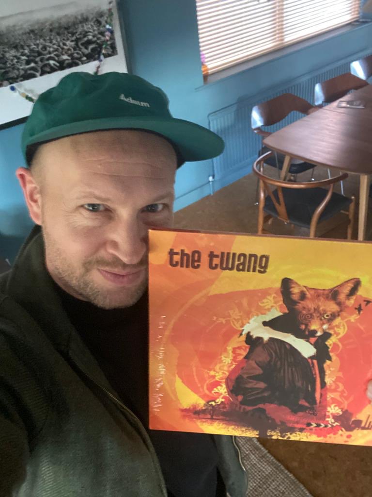 the_twang's tweet photo. We’re a little short on numbers on our Insta so here’s a deal. If you lot can get us to 10k followers before Xmas we’ll pick 1 follower at random &amp; send a signed copy of the new vinyl - last ones left from Phil’s personal stash. Go give us a follow.. ✊ x

https://t.co/ucdUf48PXQ https://t.co/x6BnaY0EbP