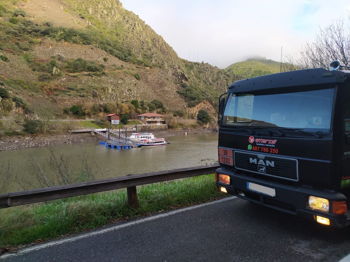 EESS_Staroil's tweet photo. Hoy nos toca visitar una de las zonas más bonitas de Galicia. #ribeirasacra #cañóndosil #gasóleoadomicilio #staroil https://t.co/7vPHtpftG9