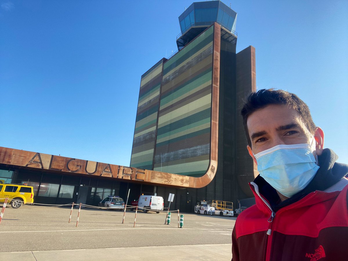 ivanespilez's tweet photo. Avui entrevista per a @LleidaTV amb motiu dels 10 anys de l’#aeroportalguaire i la cursa 10k que organitzem des de l’Associació Esportiva @ekkelleida el 12 d’octubre.  #10kaeroportalguaire #cursespopulars #aeroport #alguaire #ekkelleida https://t.co/dJXVORRY77