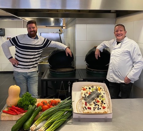 Henk &amp; Henk in business!
Foodentertainer Henk van Keulen krijgt baristaworkshop en de koffie expert Henk krijgt green egg cursus. Bedankt voor het vertrouwen en gefeliciteerd met je nieuwe italiaanse verse bonen machine. Geniet ervan foodlover!
#koffie #greenegg #foodlovers #ede