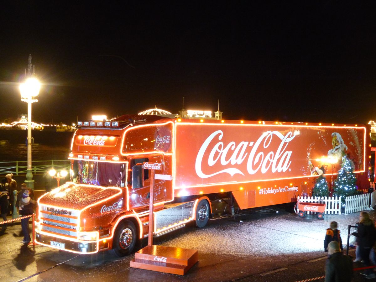 VittyCreative's tweet photo. If the Coca Cola truck has been on TV, it’s officially Christmas! Read all about how Coca Cola and other brands market themselves so successfully with their Christmas campaigns   🎅 🎄

https://t.co/Jb6tgPg2Hf

#cocacola #merrychristmas #santa #snow #christmasiscoming https://t.co/R6HJXEofpK