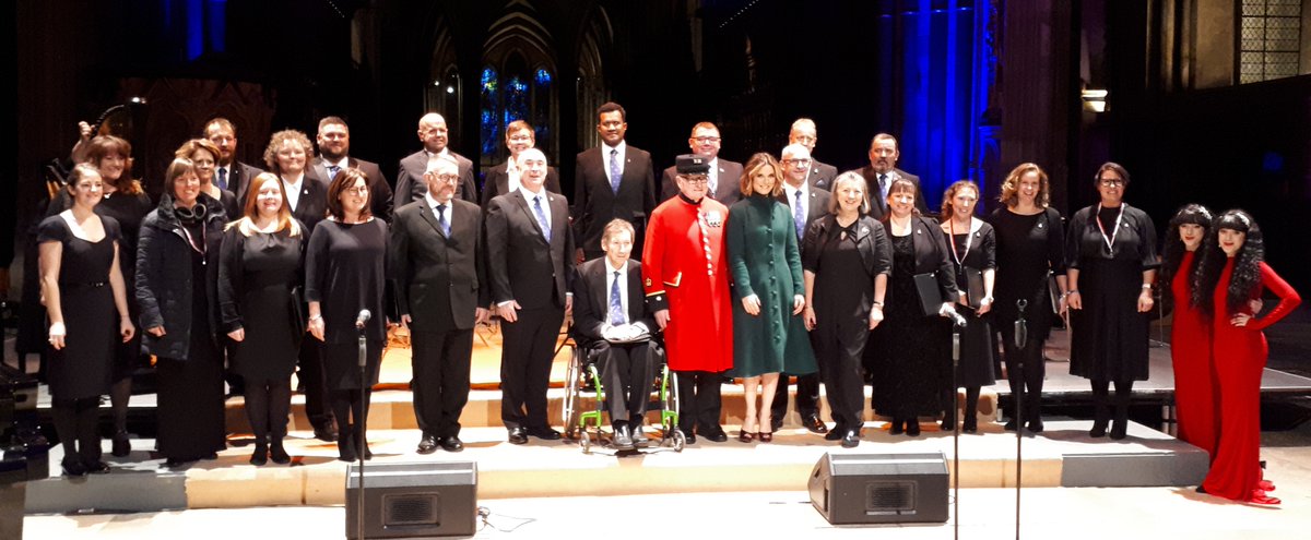 HelpforHeroes's tweet photo. On #ThrowbackThursday we're looking back at last year's Help for Heroes Choir's Christmas performance at @SalisburyCath where they raised an astonishing £30,000 for Help for Heroes and @soldierscharity 👏 #StrongerTogether https://t.co/ow75iJGksU